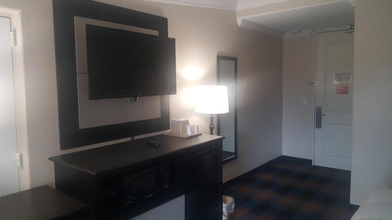 Regency Inn & Suites Pensacola Luaran gambar