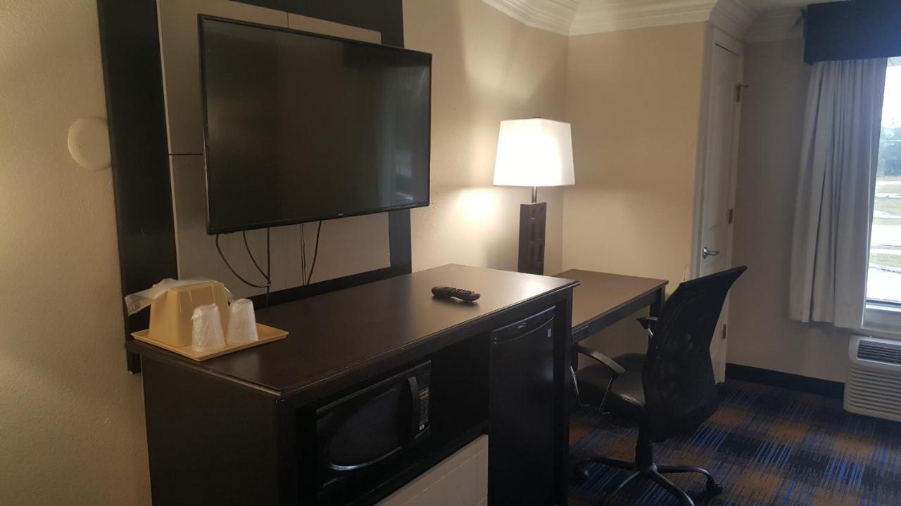 Regency Inn & Suites Pensacola Luaran gambar