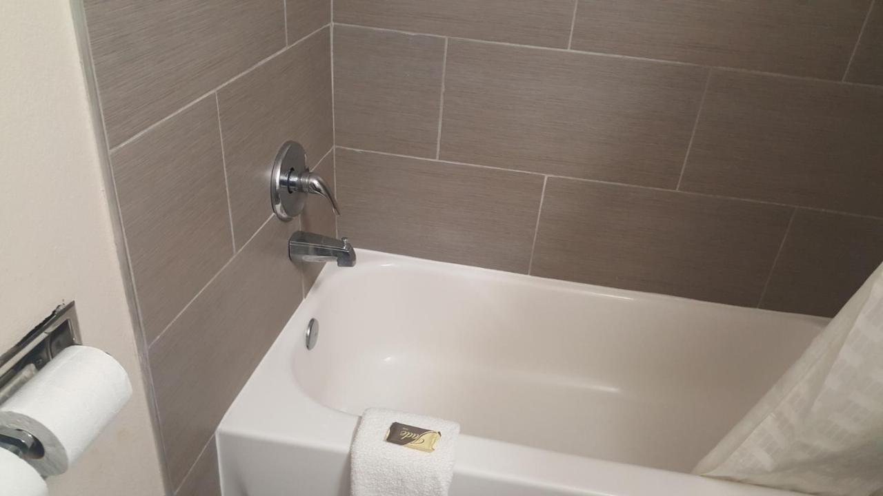 Regency Inn & Suites Pensacola Luaran gambar