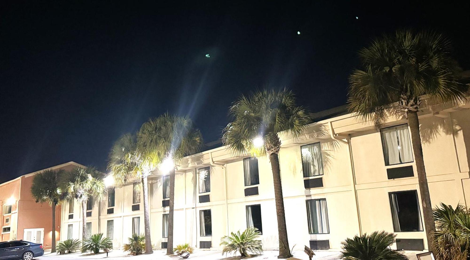 Regency Inn & Suites Pensacola Luaran gambar